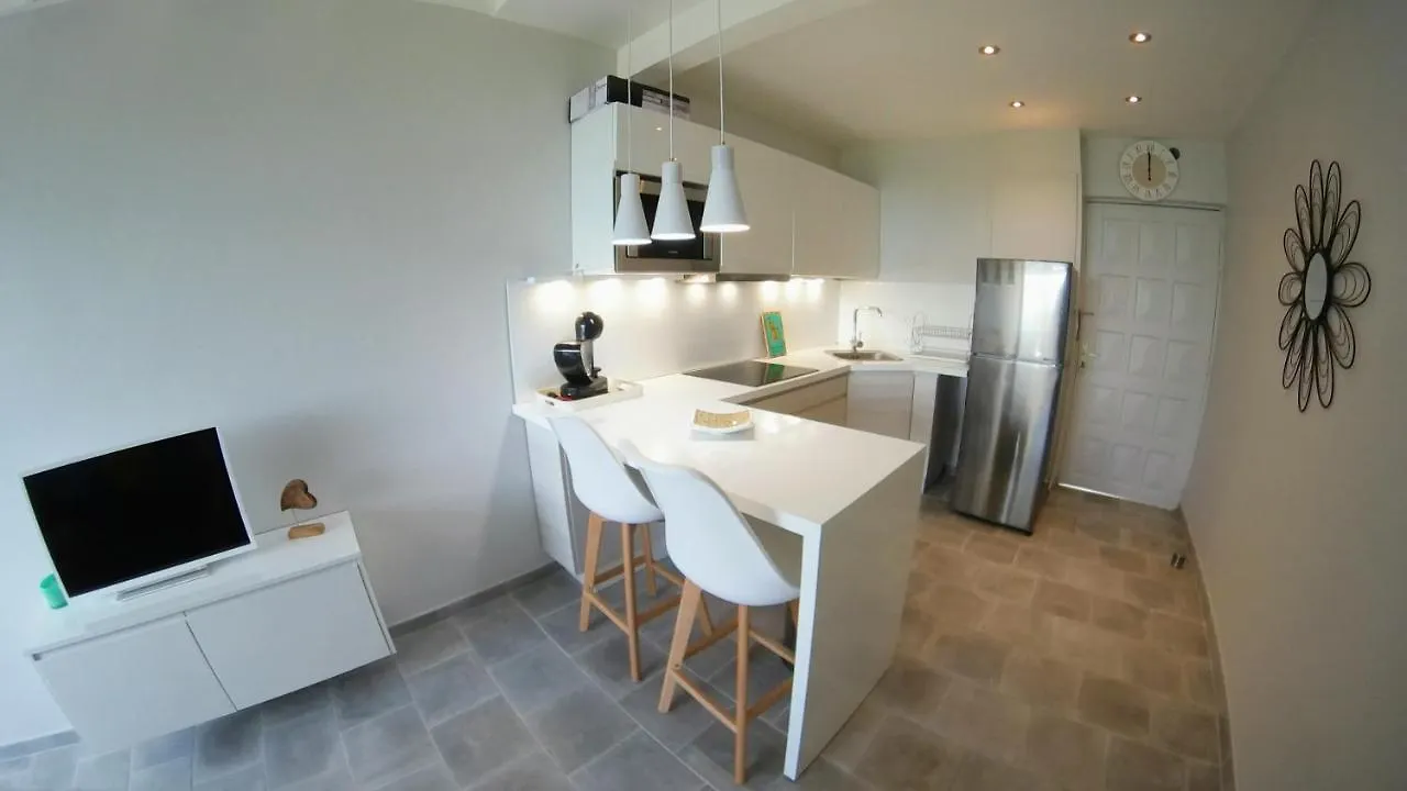 Duplex Bwa Soley, Face A La Mer, A 5 Min Du Centre ! سكولكر